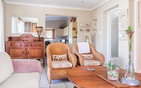 The Garden Cottage On 140 Fordyce